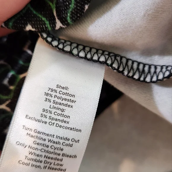 Women's Talbots Green, Black And White Design Skort, Size Large - Picture 8 of 9